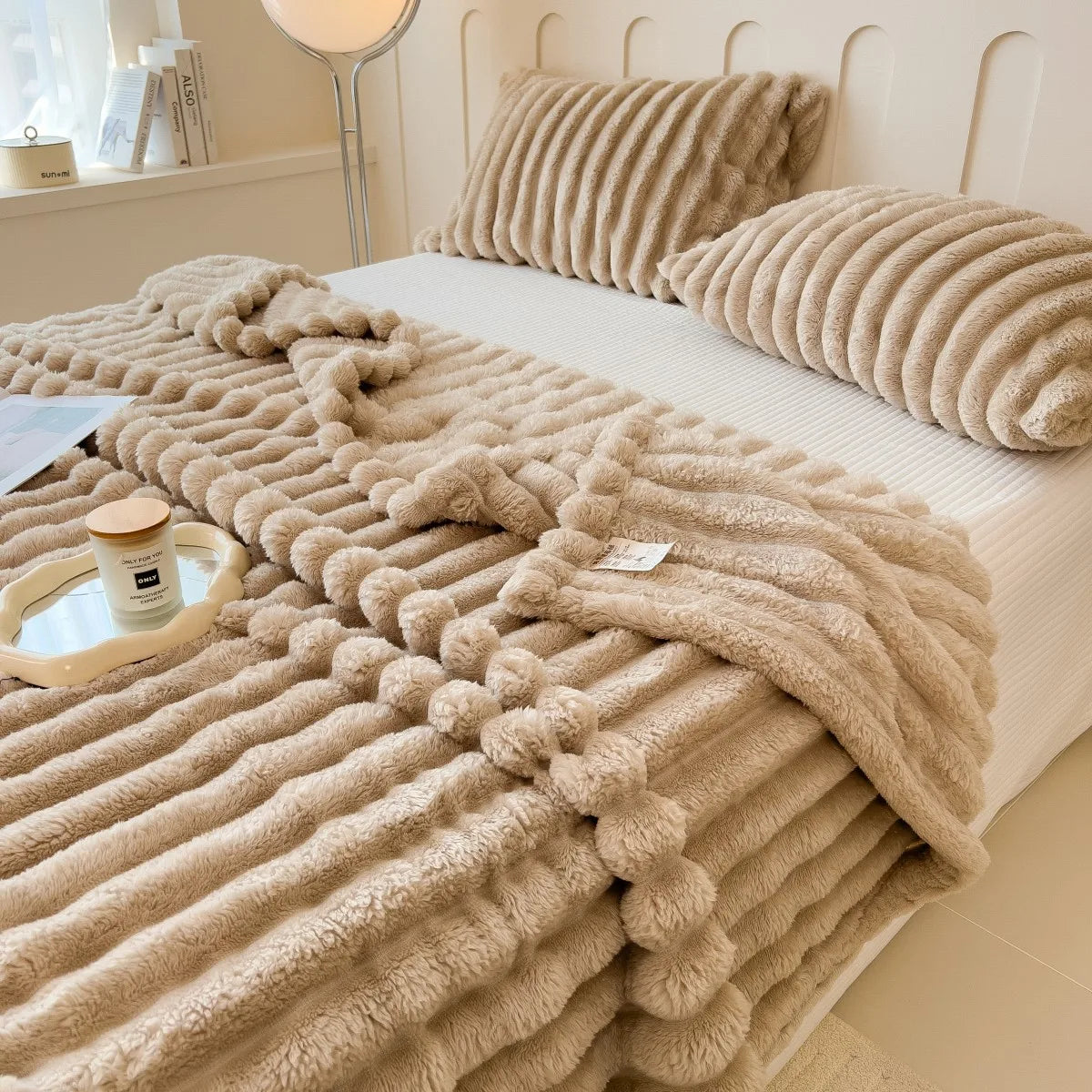 Zachte Gestreepte Fleece Deken – Warm & Lichtgewicht voor Winterdagen